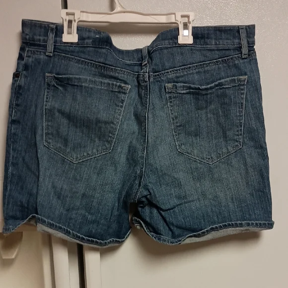 LOFT Classic Blue Jean Shorts - Picture 3 of 4